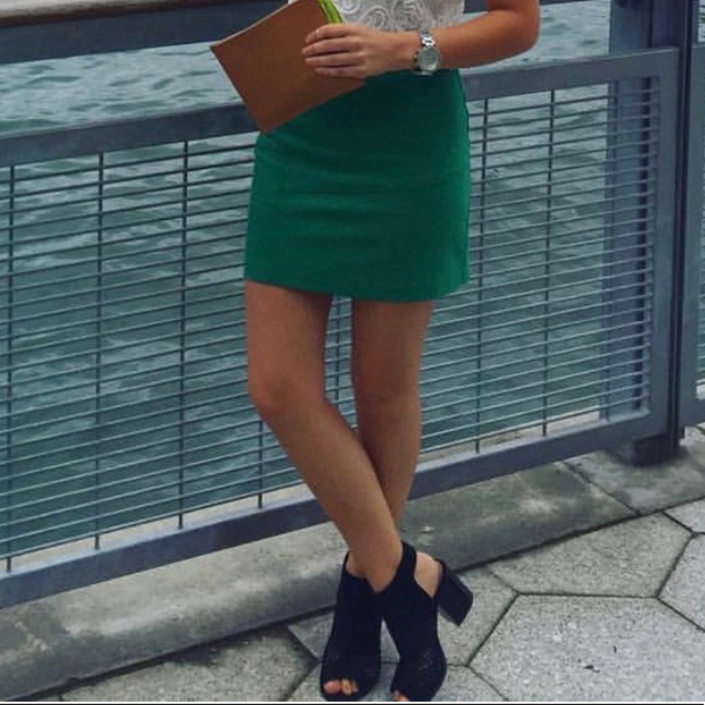 VINCE CAMUTO peep toe booties